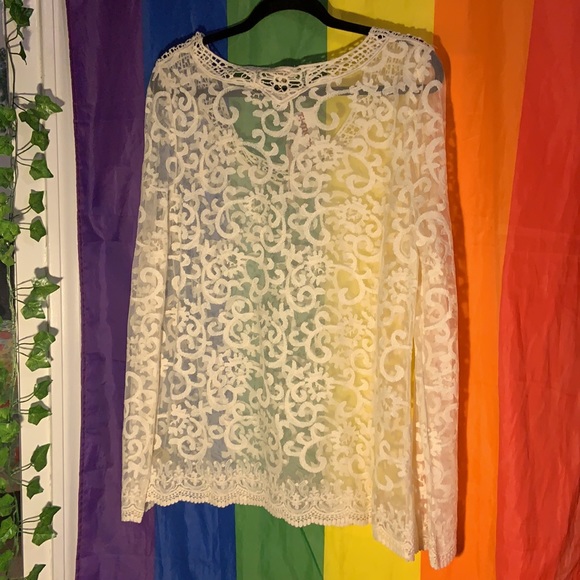 NWT Capri Lace Top - Picture 2 of 4